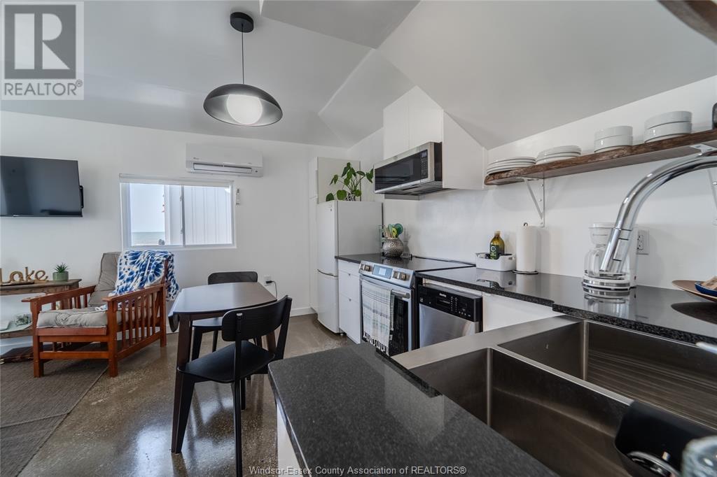 Photo 19 of 1341 Heritage, Kingsville ON