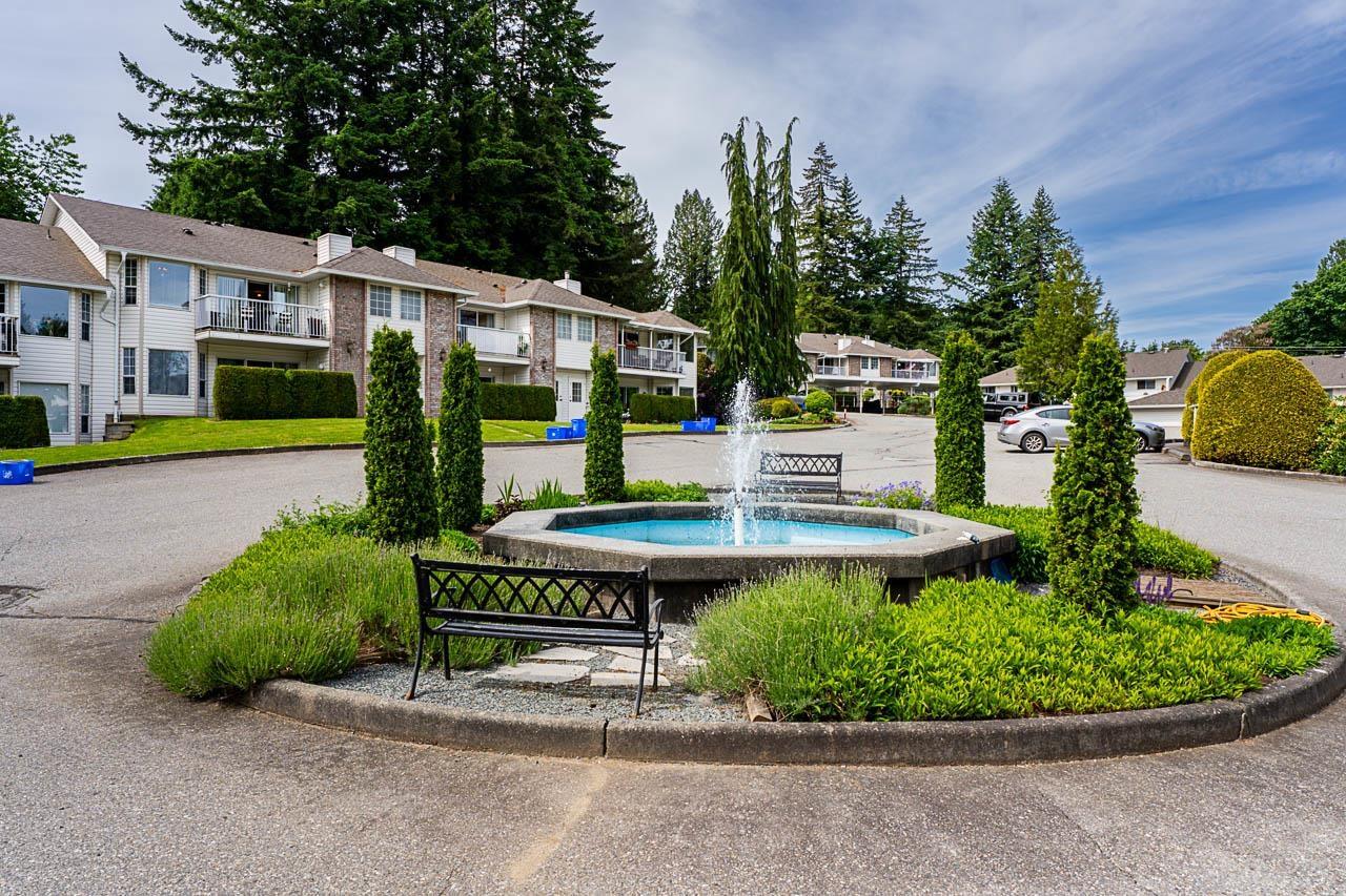 Photo 2 of 6 33123 George Ferguson Way, Abbotsford BC