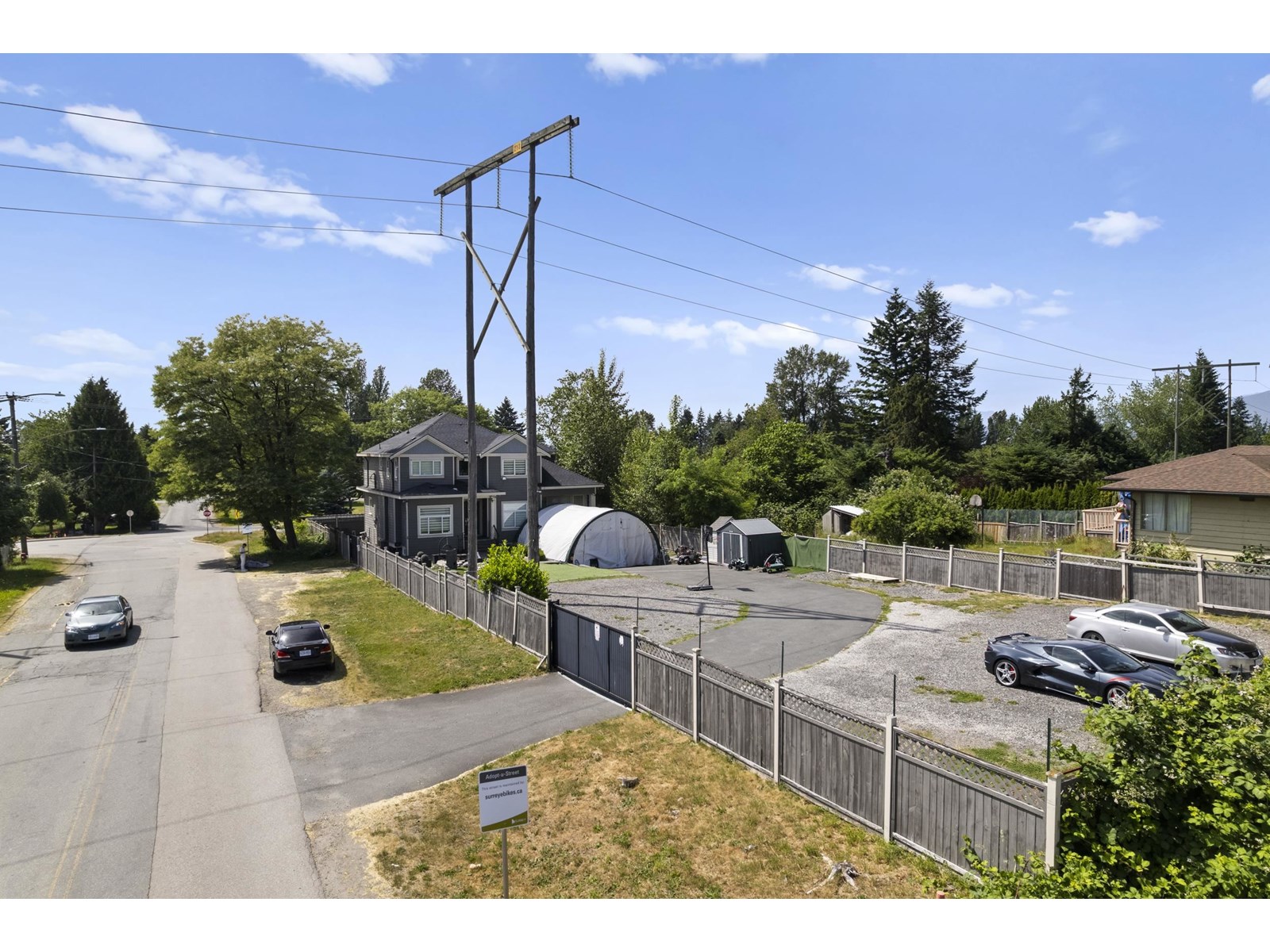 Photo 10 of 14017 110 Avenue, Surrey BC
