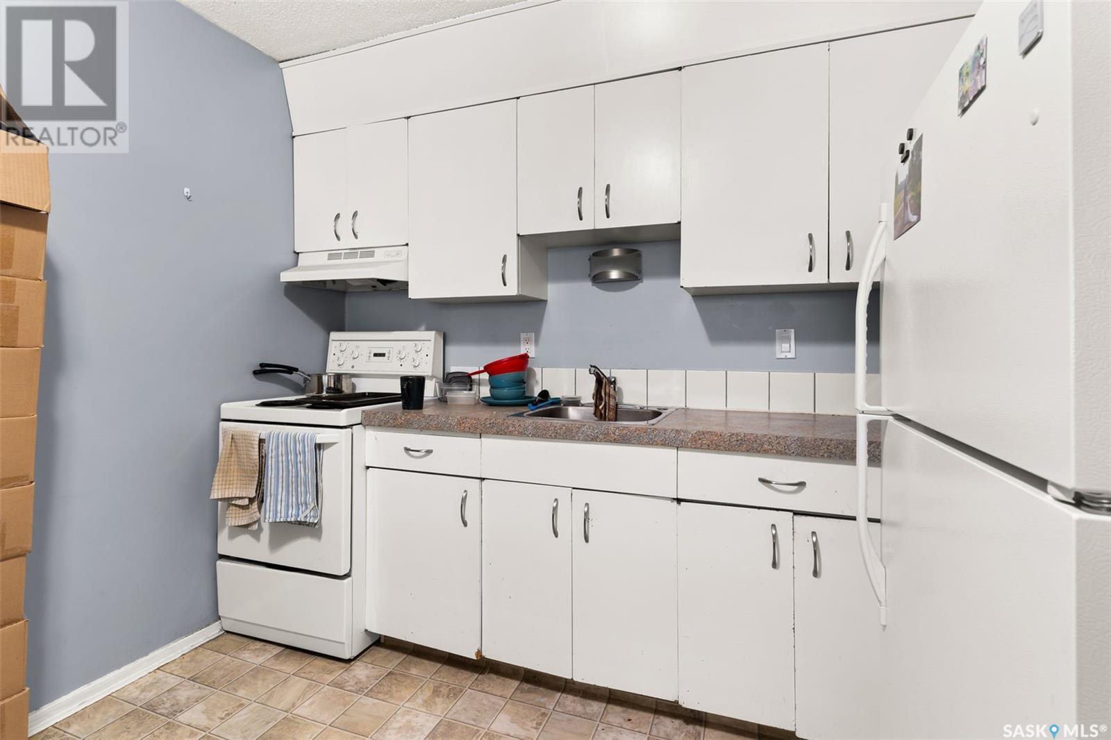 Photo 10 of 29 42 Spence Street, Regina SK