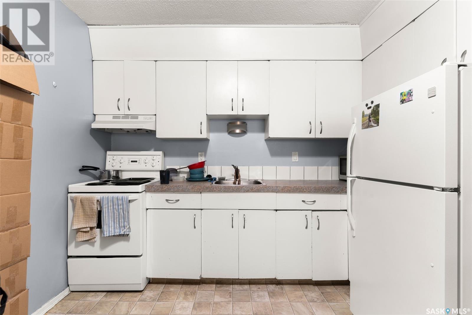 Photo 11 of 29 42 Spence Street, Regina SK