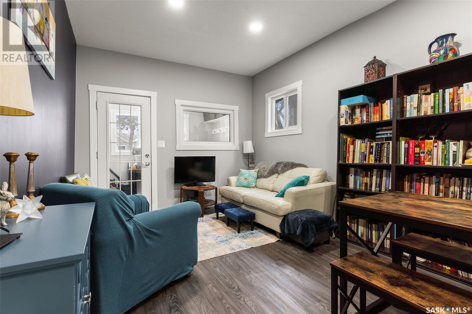 Photo 2 of 2344 Wallace Street, Regina SK