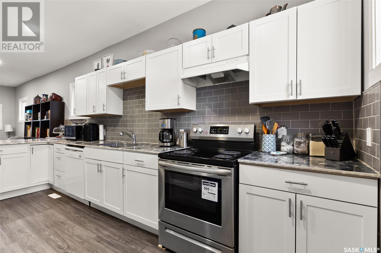 Photo 10 of 2344 Wallace Street, Regina SK