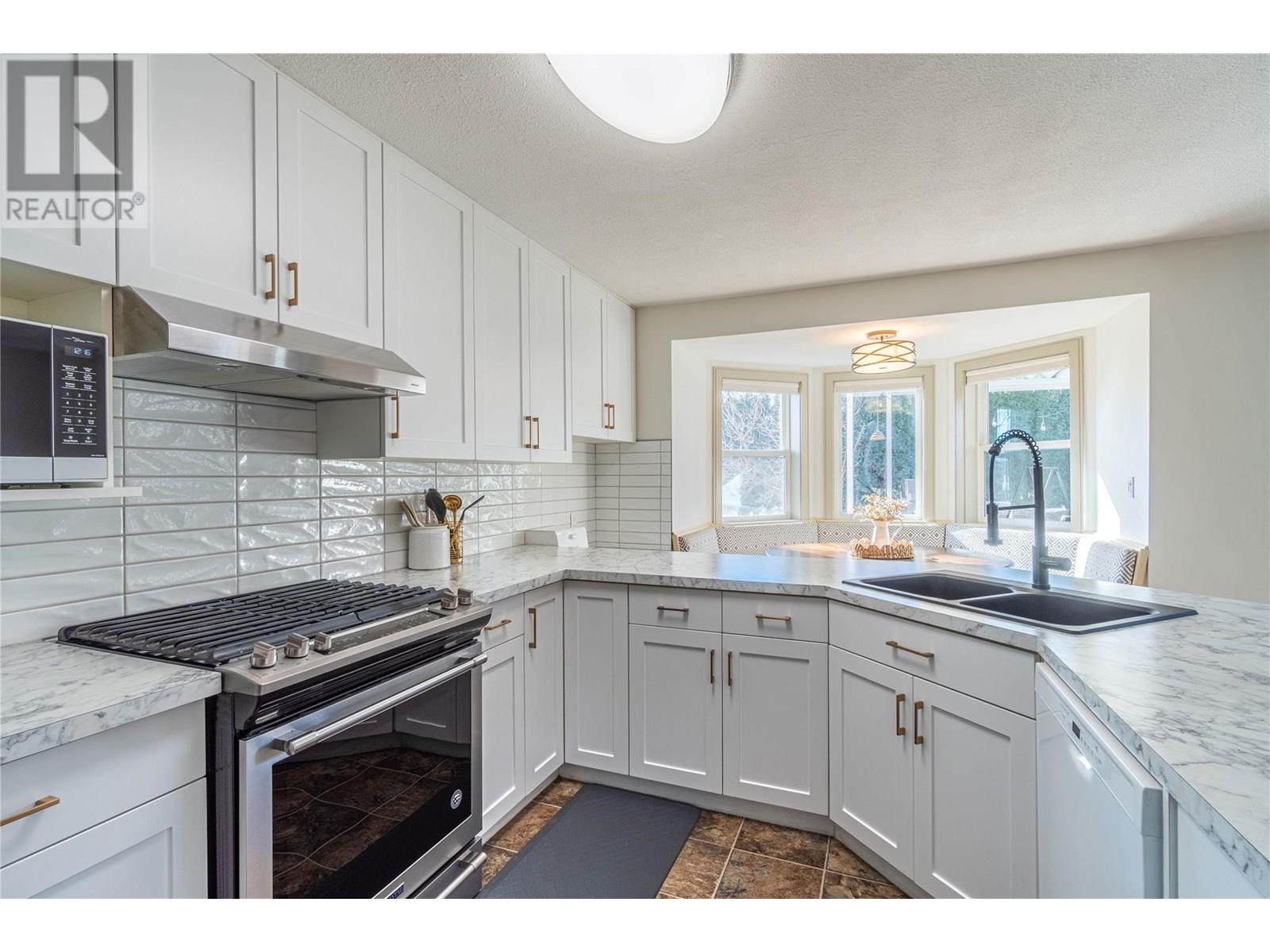 Photo 15 of 865 Alview Crescent, Kamloops BC
