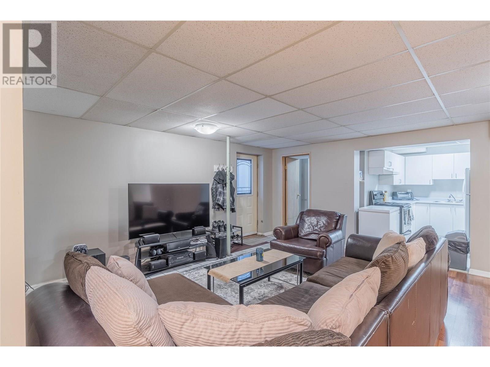 Photo 5 of 865 Alview Crescent, Kamloops BC