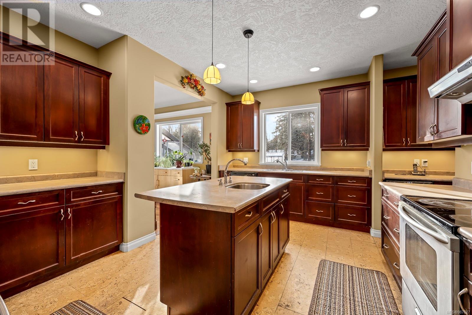 2156 Coleman Rd, Courtenay real estate listing 987627