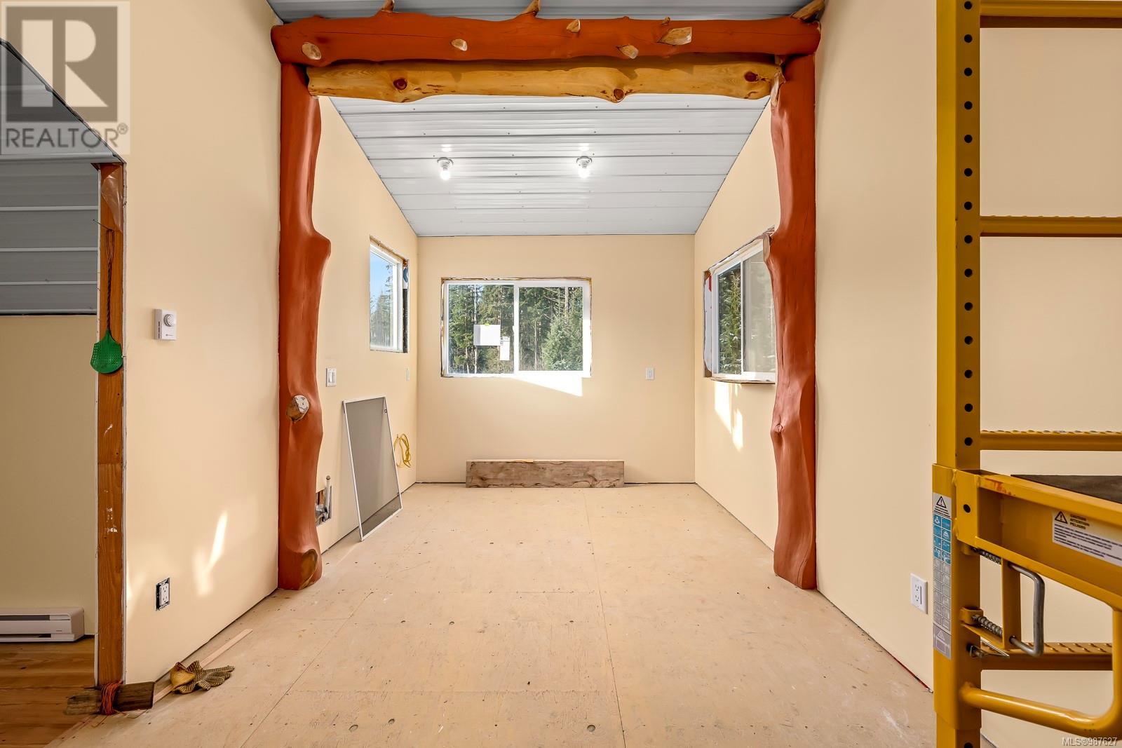 2156 Coleman Rd, Courtenay real estate listing 987627