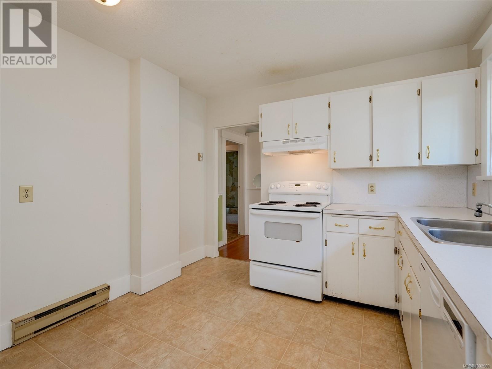 1530 CLIVE DR - Image 13