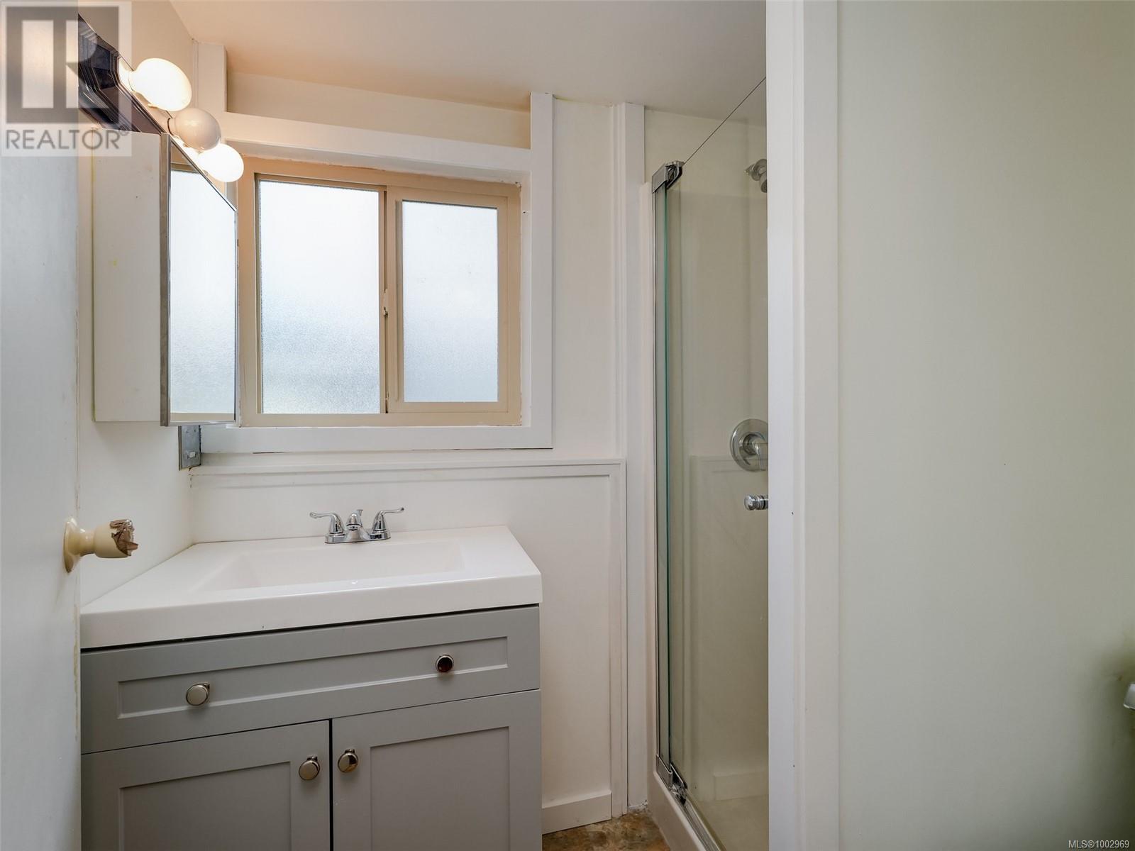 1530 CLIVE DR - Image 23