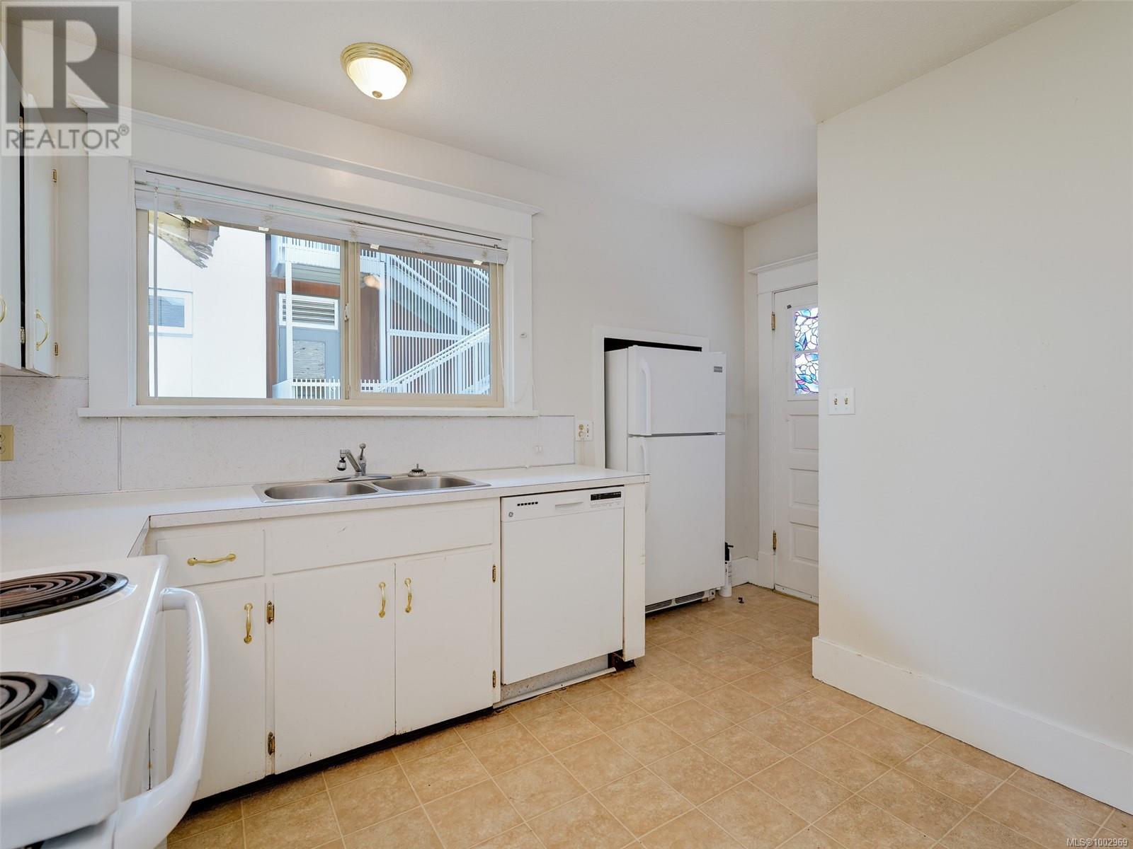 1530 CLIVE DR - Image 11
