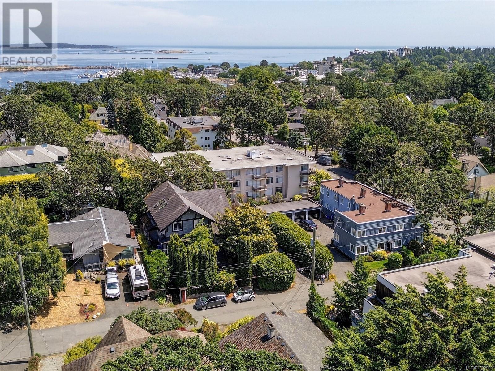 1530 CLIVE DR - Image 32