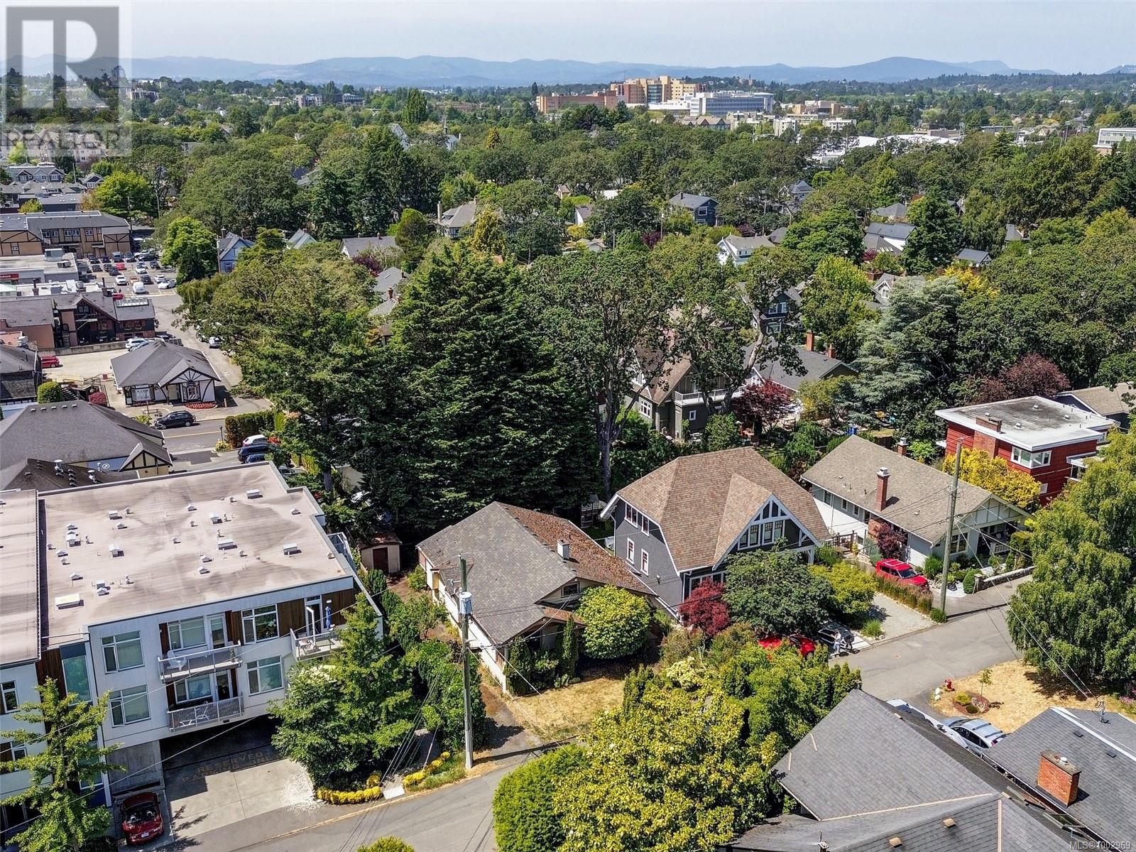 1530 CLIVE DR - Image 30