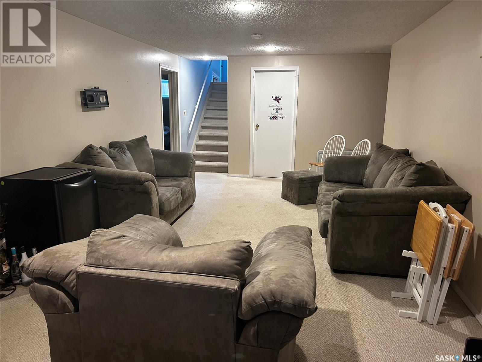 Photo 21 of 1018 Granville Avenue, Assiniboia SK