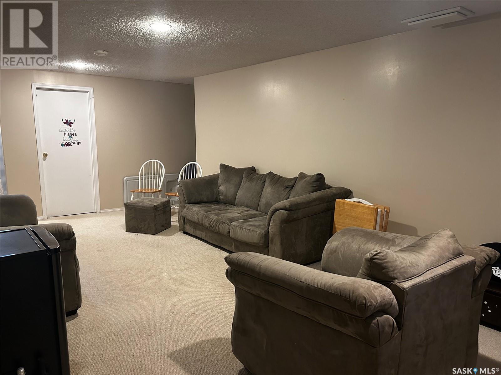 Photo 22 of 1018 Granville Avenue, Assiniboia SK