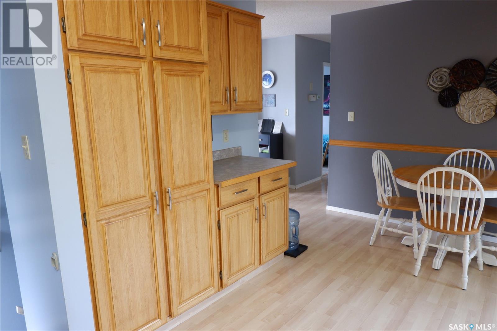 Photo 5 of 1018 Granville Avenue, Assiniboia SK