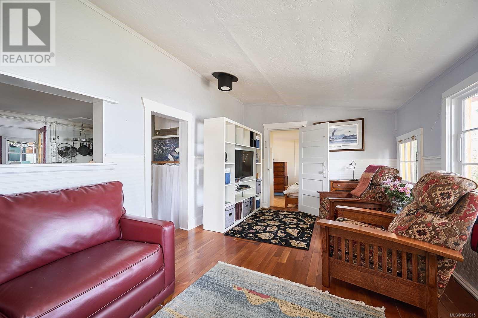  9005 Lochside Drive, North Saanich