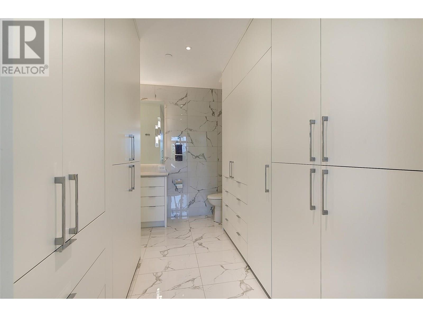 302 2901 Abbott Street, Kelowna