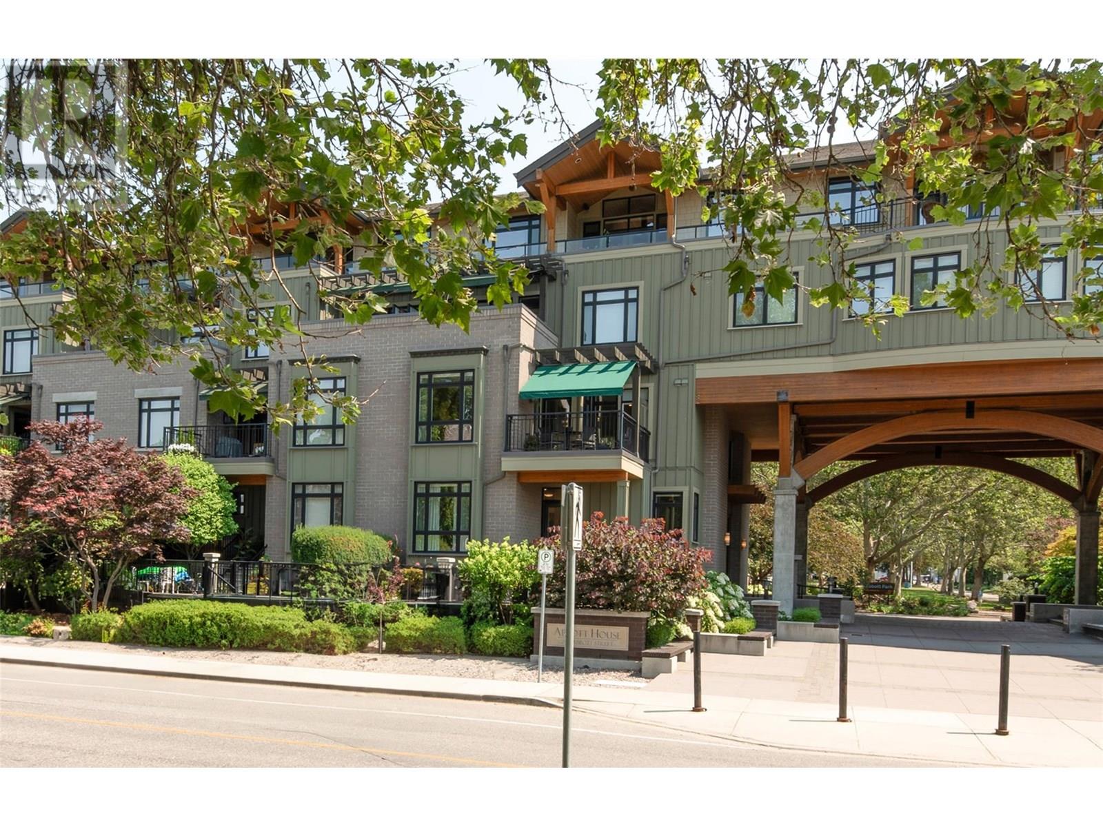 302 2901 Abbott Street, Kelowna