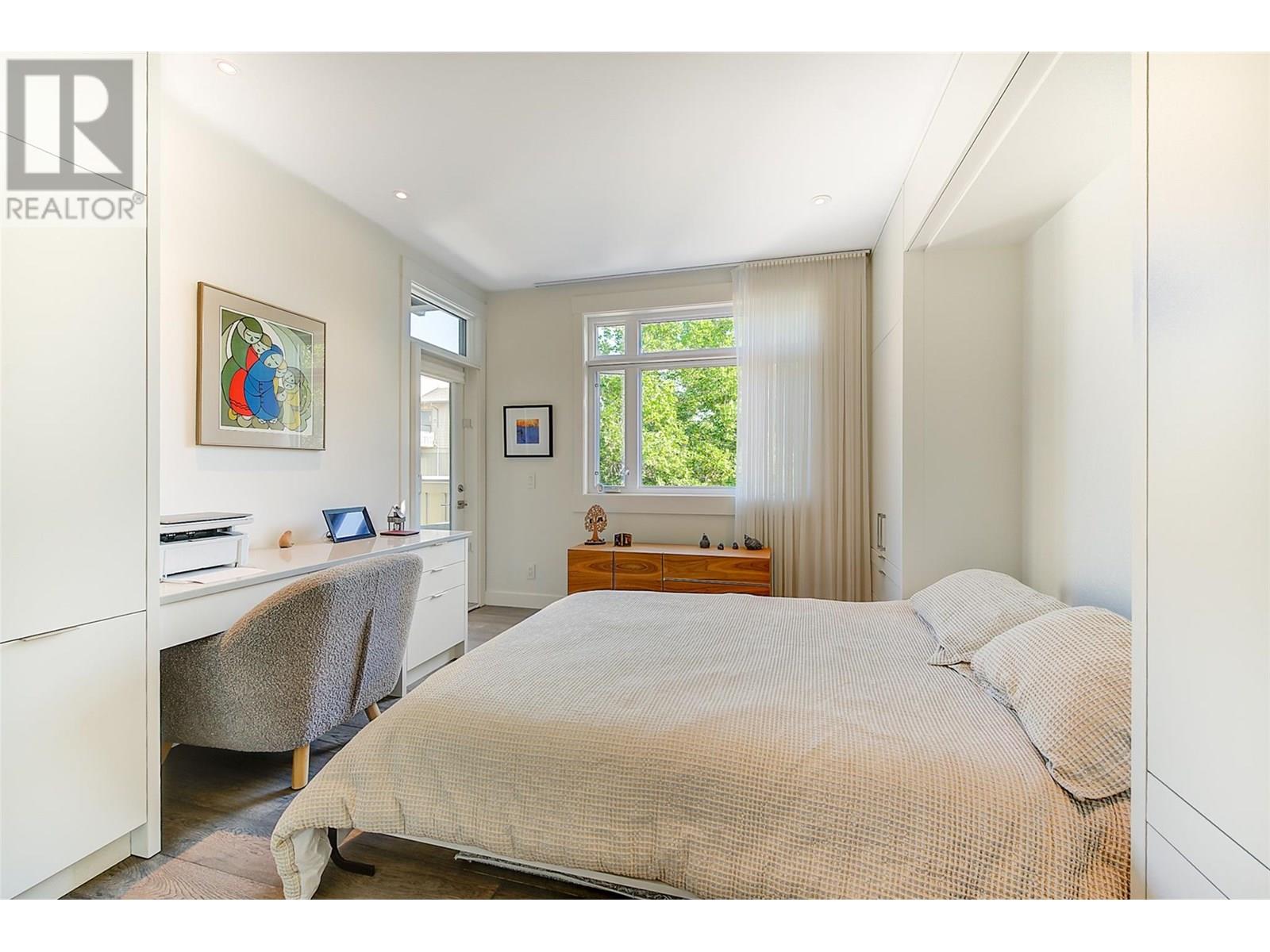 302 2901 Abbott Street, Kelowna