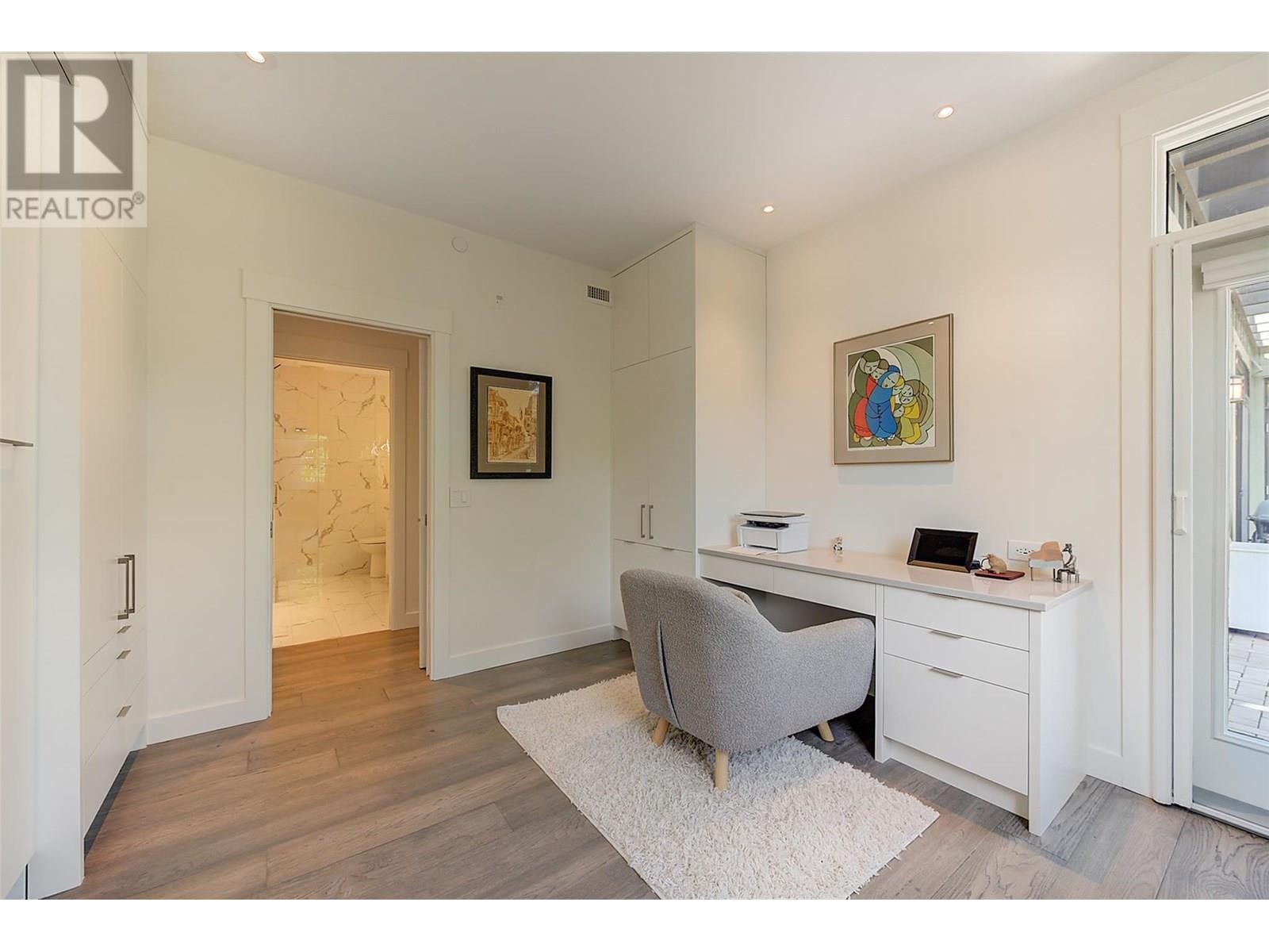 302 2901 Abbott Street, Kelowna