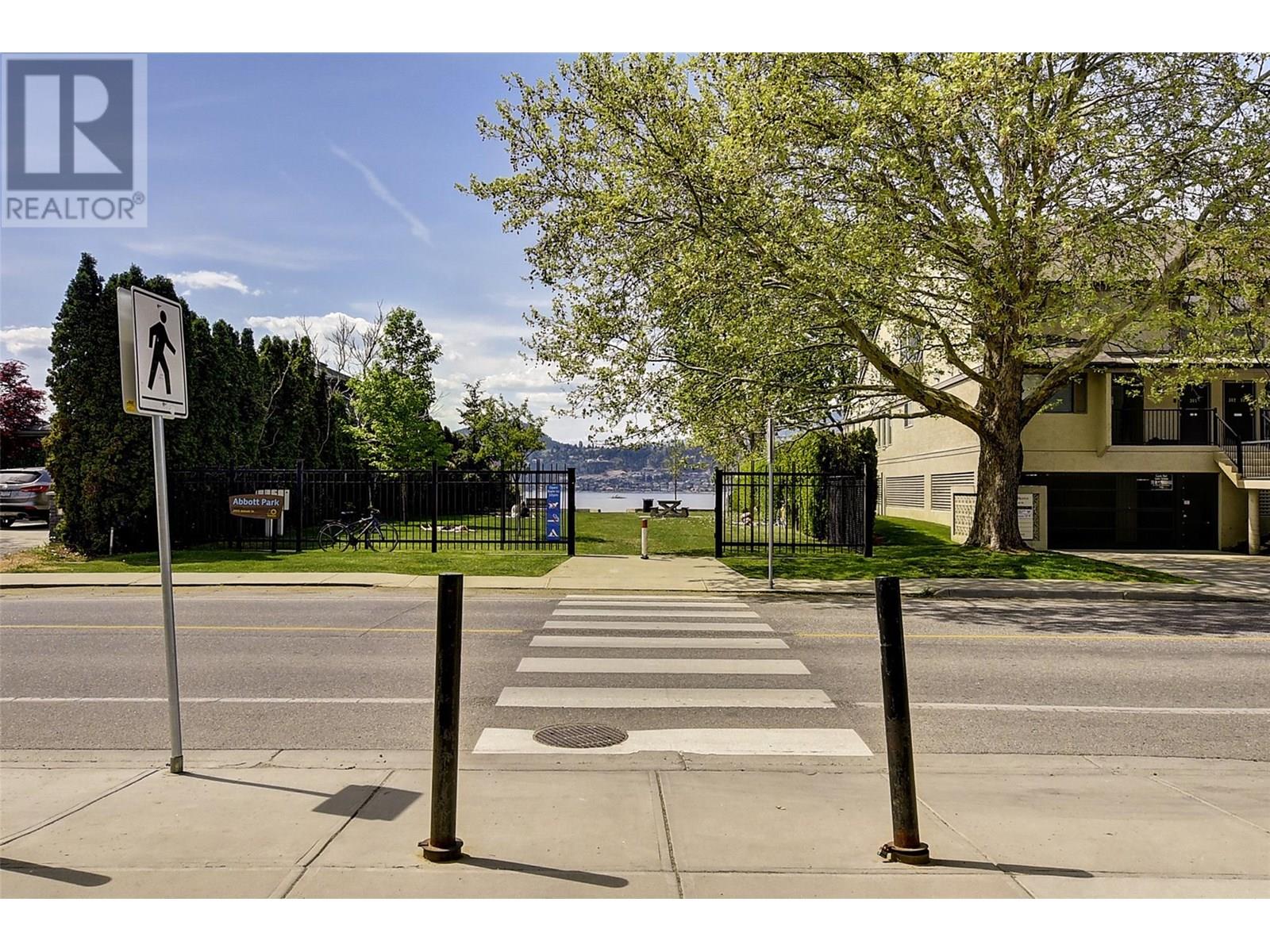 302 2901 Abbott Street, Kelowna