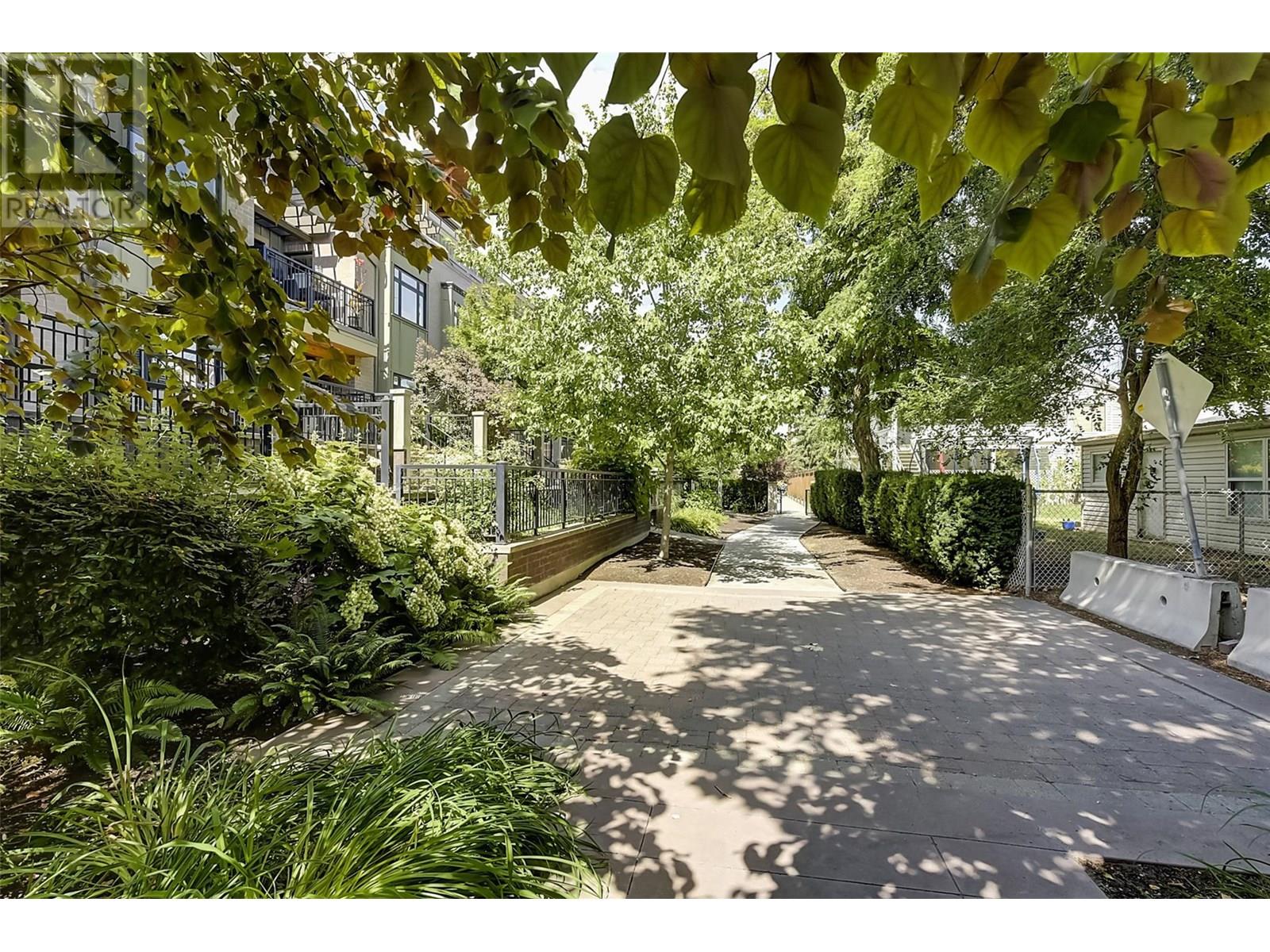 302 2901 Abbott Street, Kelowna