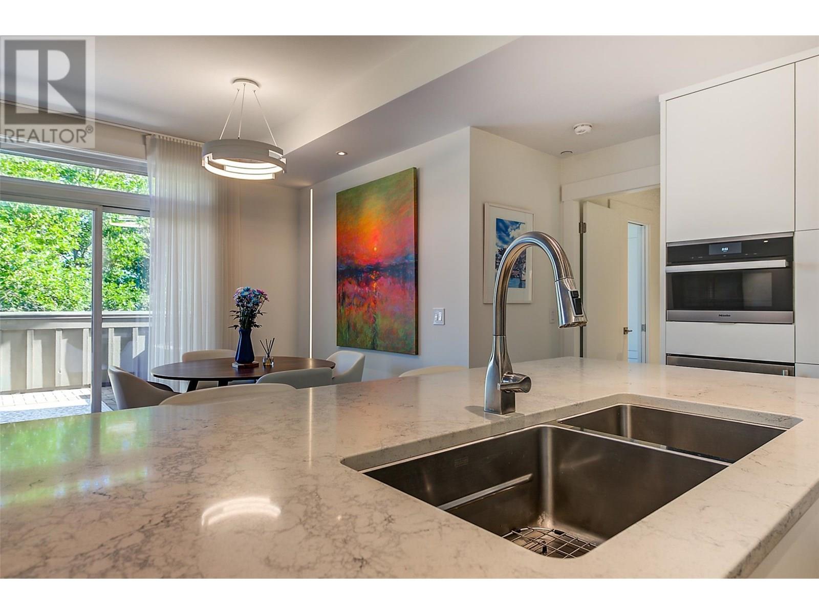 302 2901 Abbott Street, Kelowna