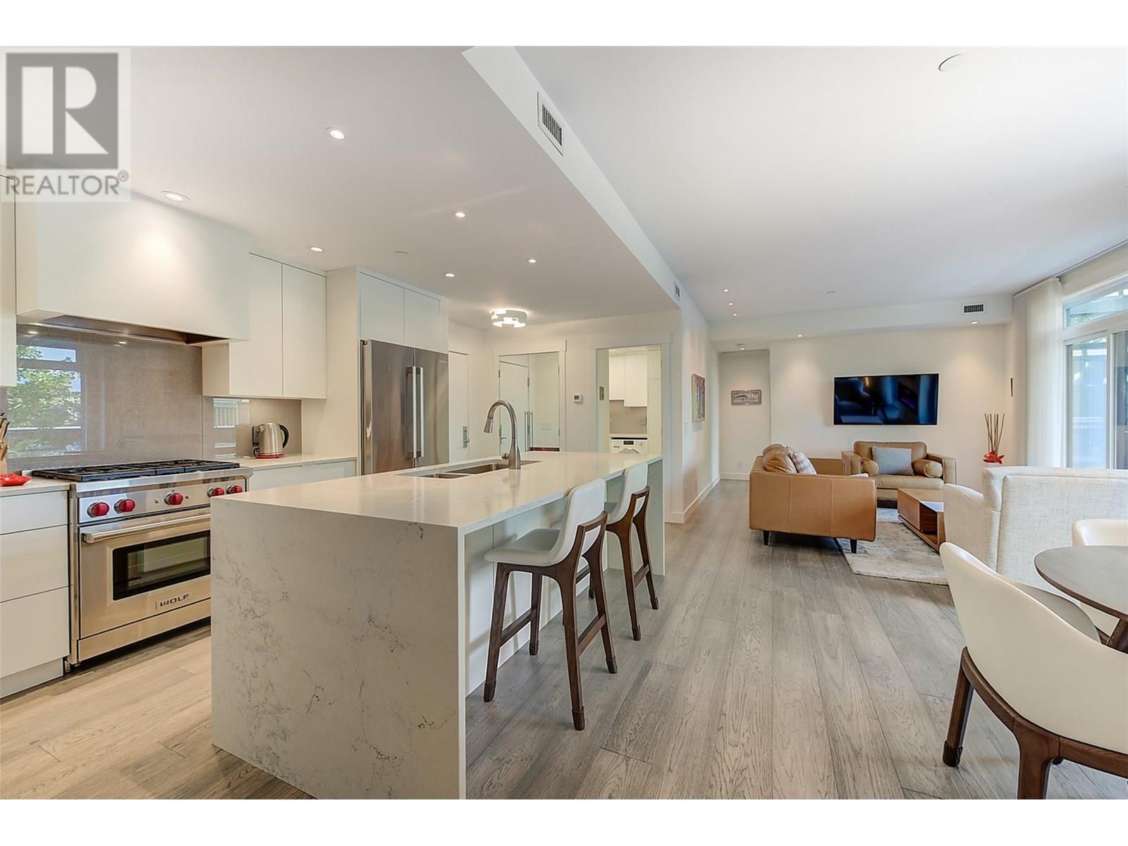 302 2901 Abbott Street, Kelowna
