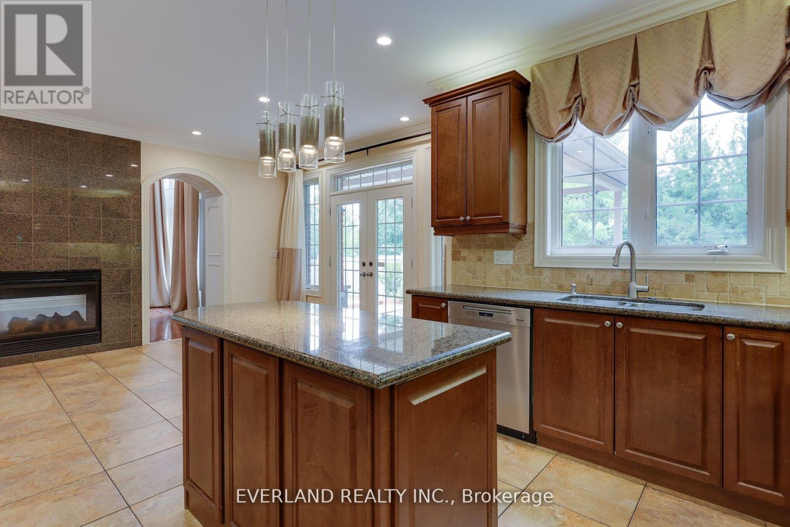 Single Family House for Sale in  LADY FENYROSE AVENUE Vaughan (Patterson) 