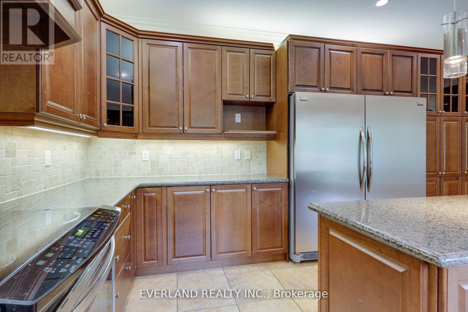 Single Family House for Sale in  LADY FENYROSE AVENUE Vaughan (Patterson) 