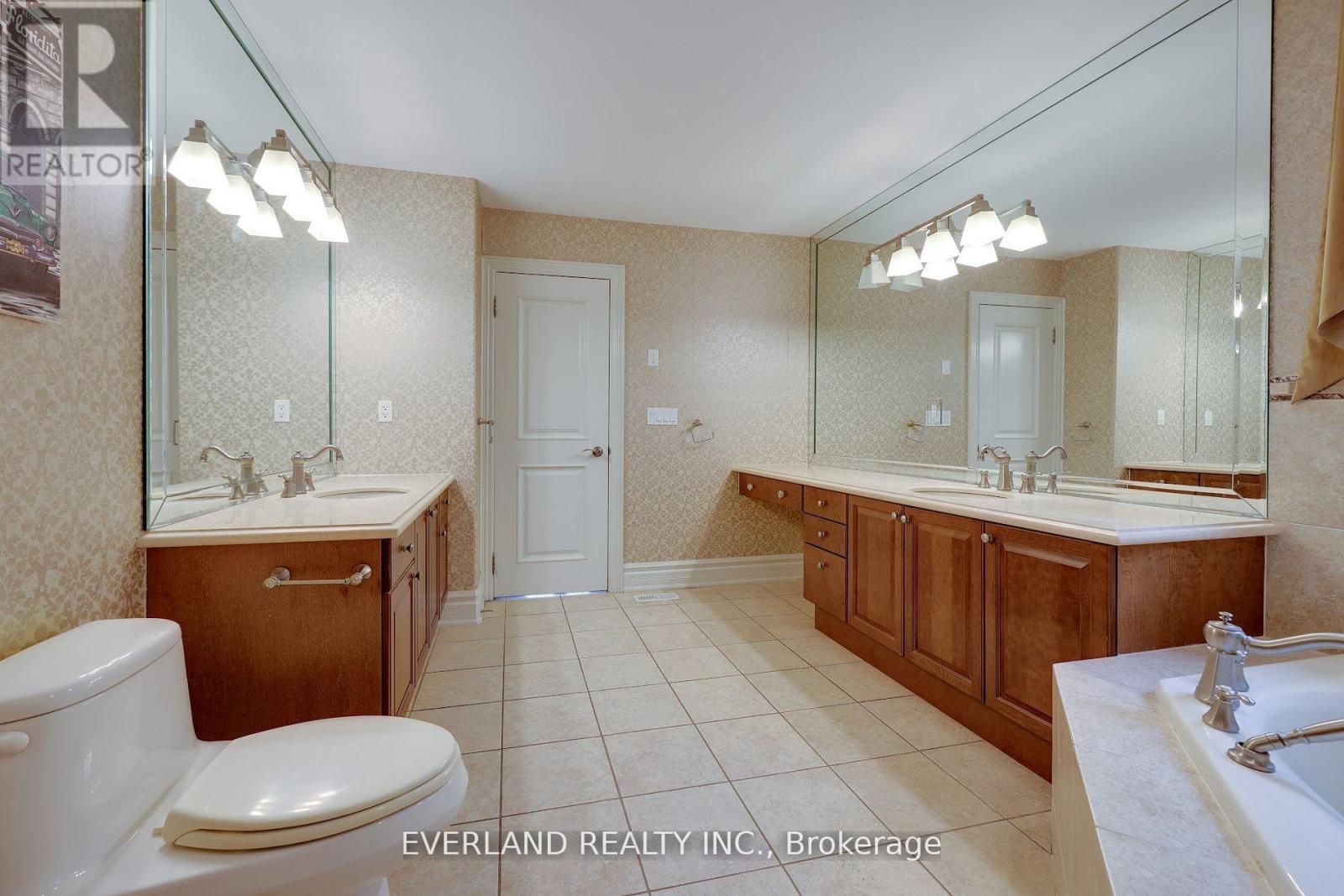 Single Family House for Sale in  LADY FENYROSE AVENUE Vaughan (Patterson) 