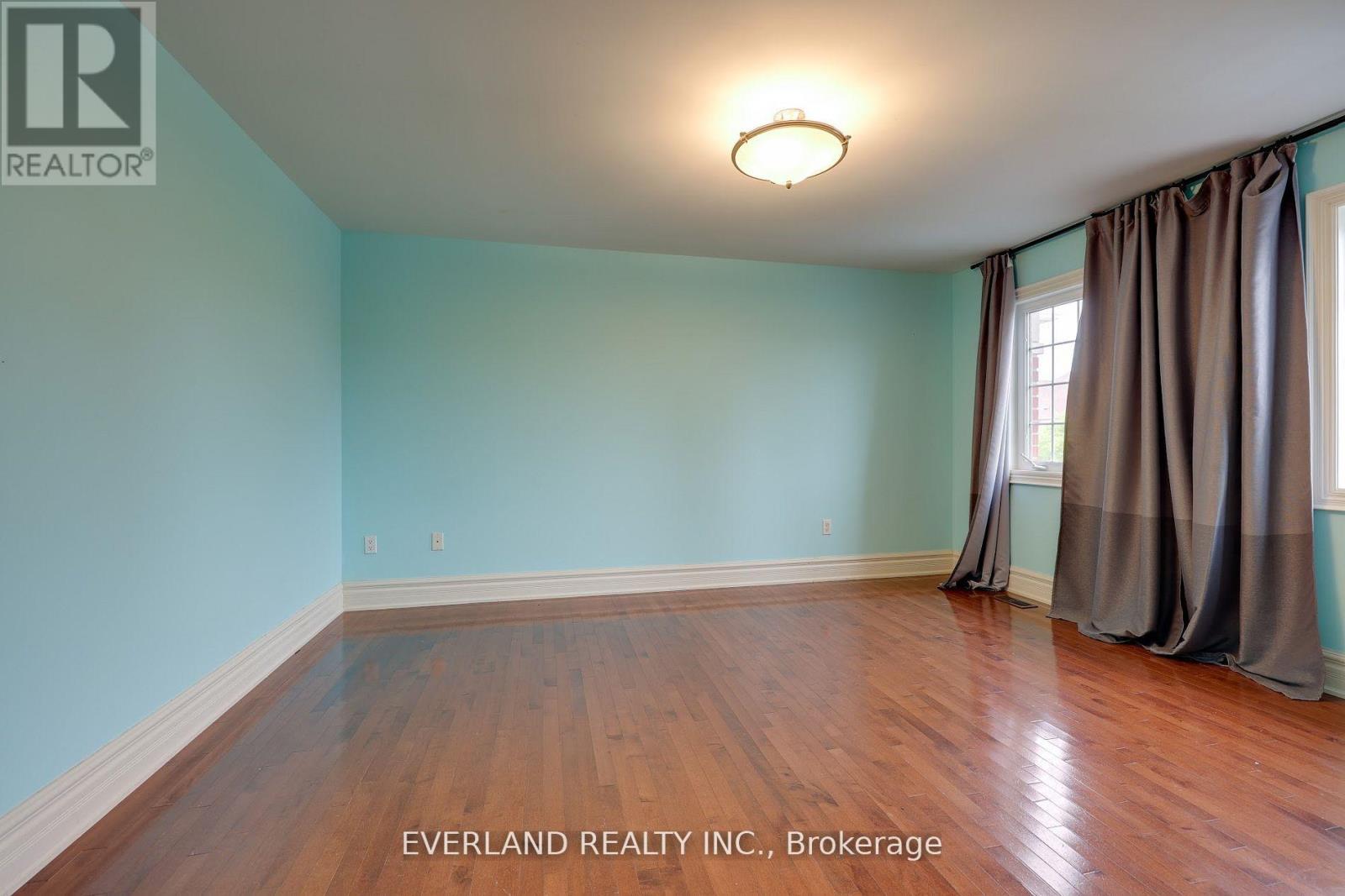 Single Family House for Sale in  LADY FENYROSE AVENUE Vaughan (Patterson) 