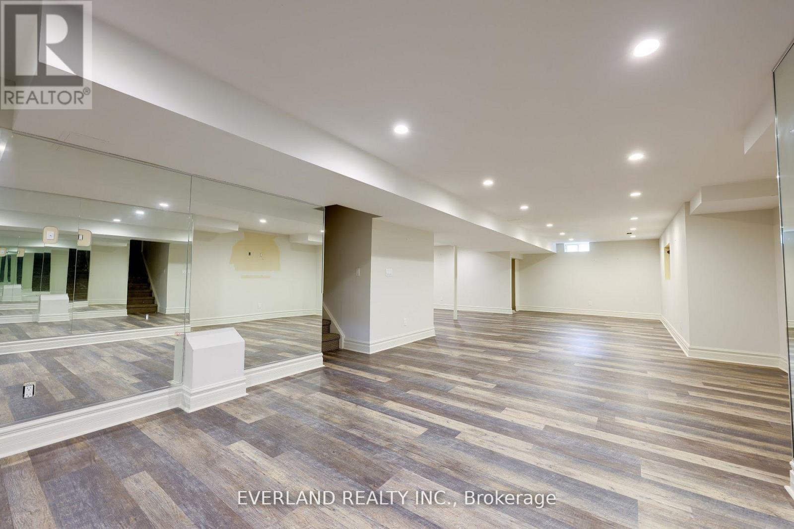 Single Family House for Sale in  LADY FENYROSE AVENUE Vaughan (Patterson) 