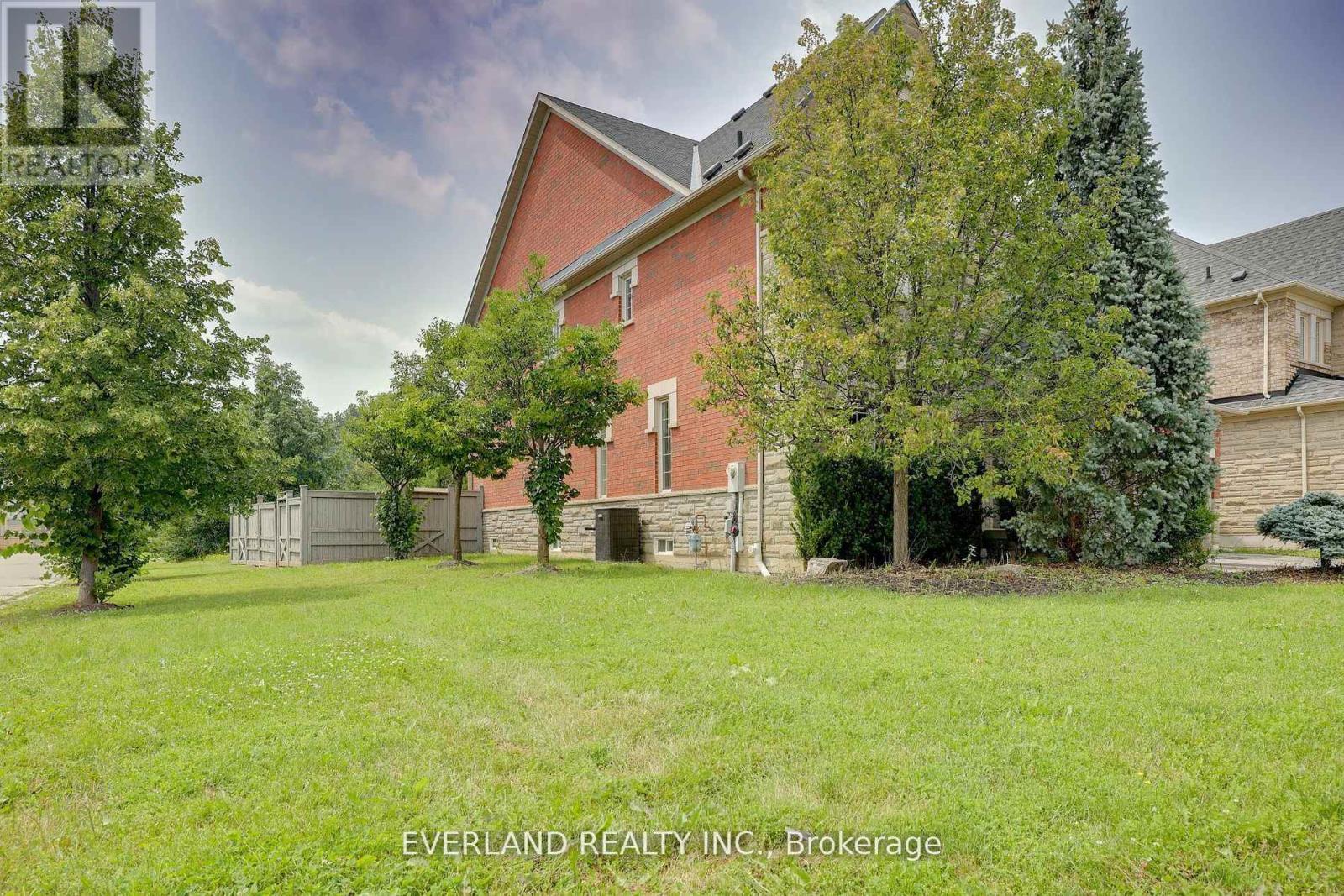 Single Family House for Sale in  LADY FENYROSE AVENUE Vaughan (Patterson) 