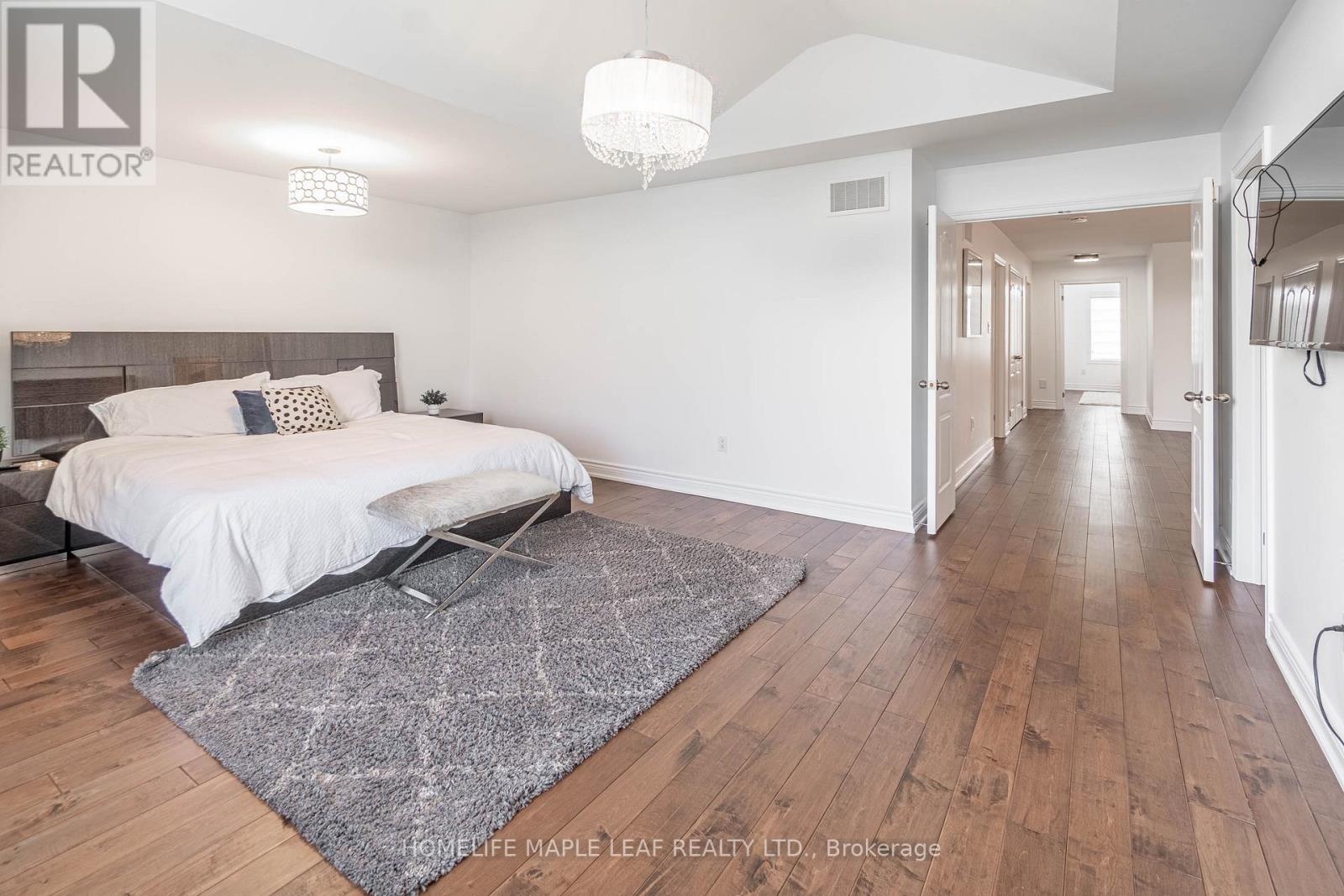 Single Family House for Sale in  MAURIER BOULEVARD Vaughan (Patterson) 