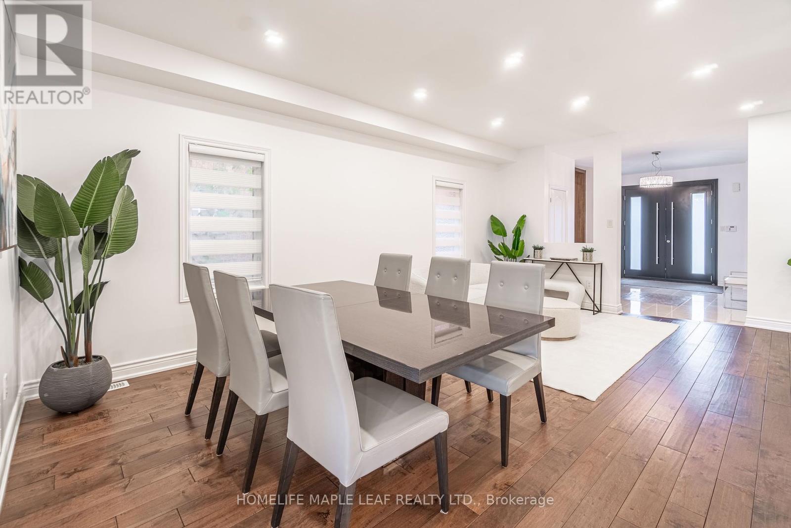 Single Family House for Sale in  MAURIER BOULEVARD Vaughan (Patterson) 