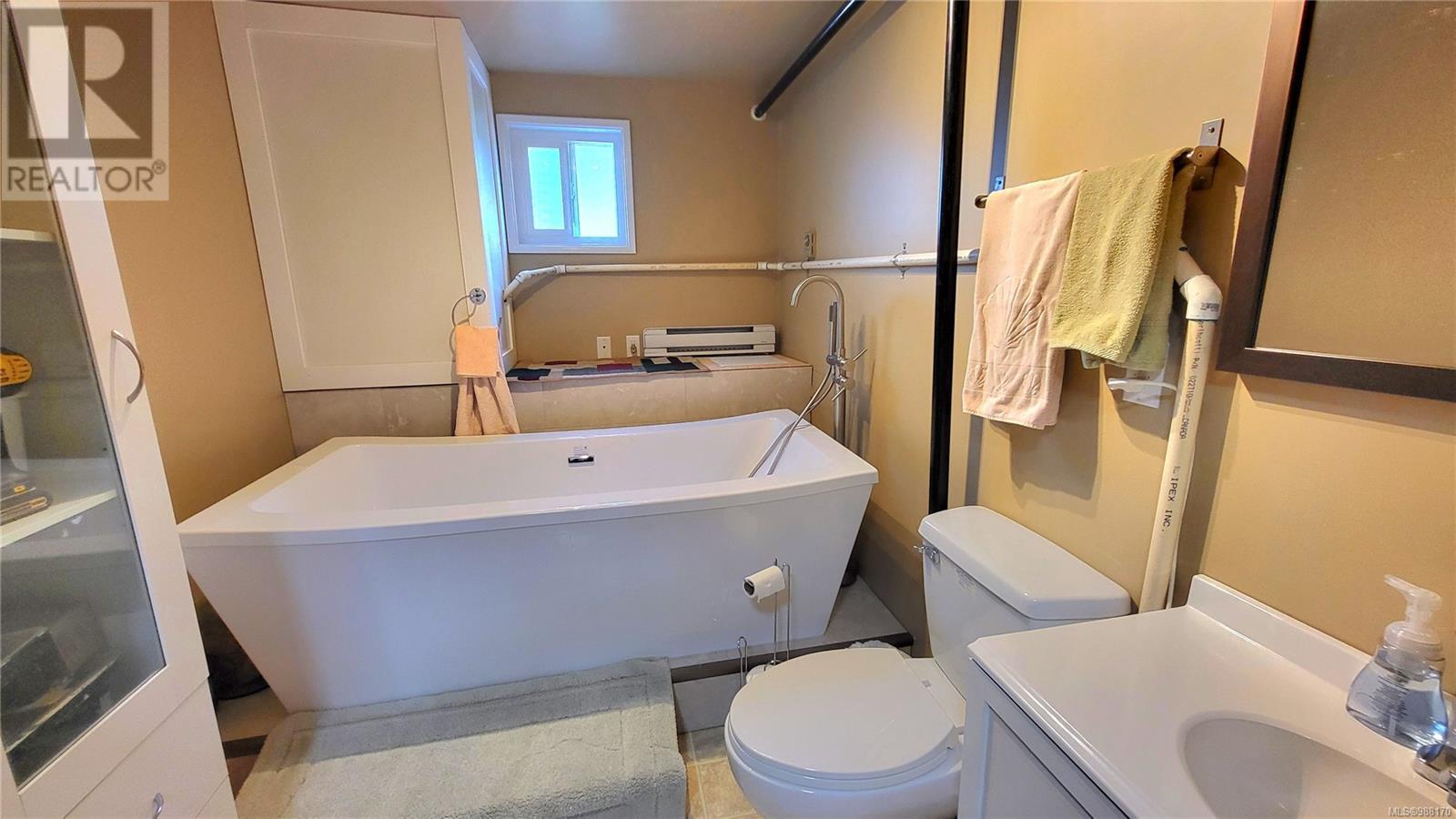 5929 Beaver Creek Rd, Port Alberni real estate listing 988170