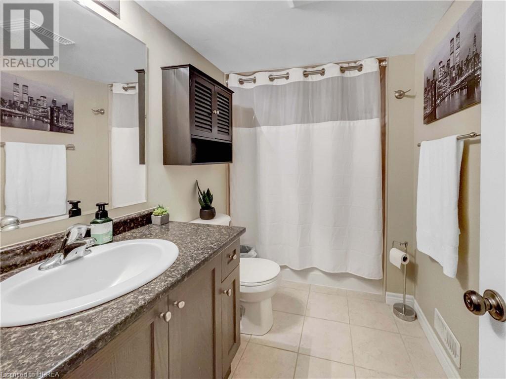 Photo 10 of 656 Woodlawn Road E Unit B, Guelph ON