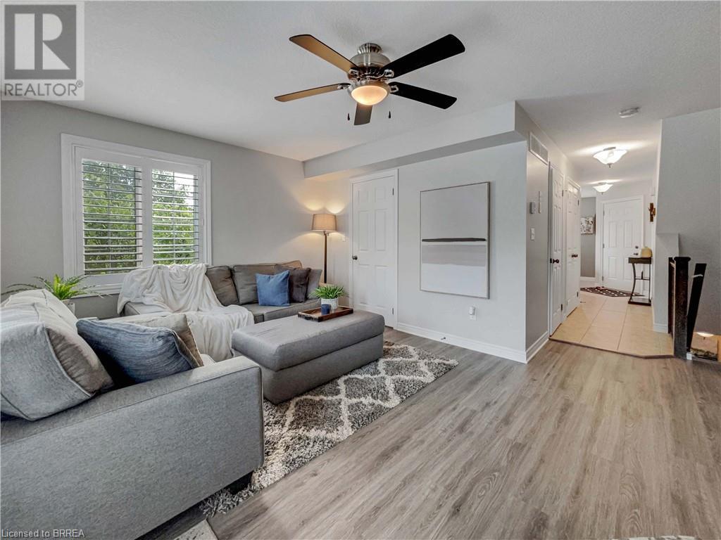 Photo 6 of 656 Woodlawn Road E Unit B, Guelph ON
