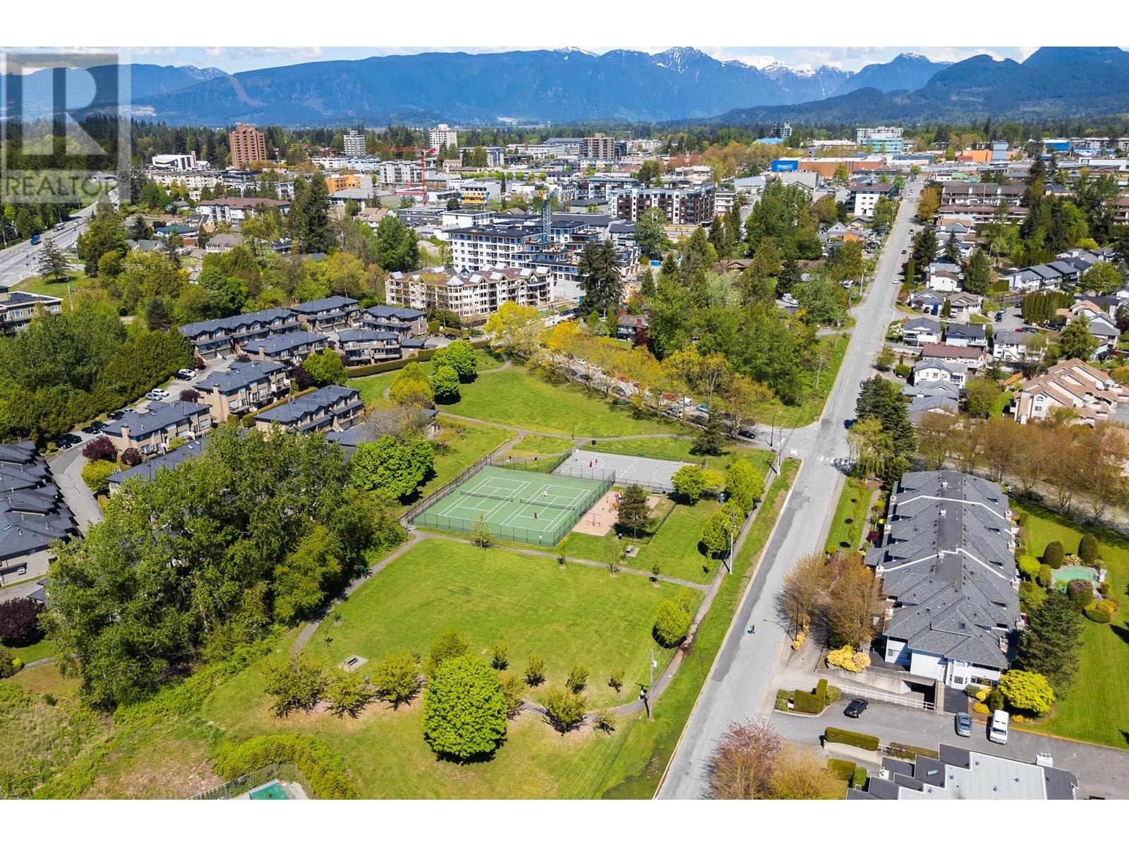 Photo 8 of 102 11641 227 Street, Maple Ridge BC