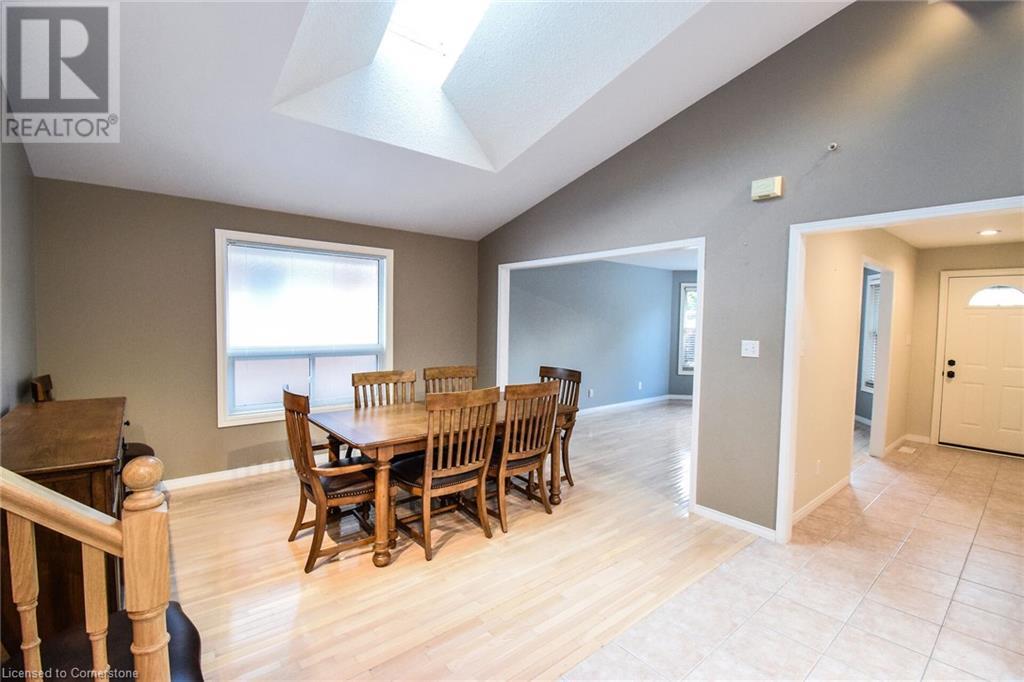 Photo 14 of 67 Lawnhurst Drive, Hamilton ON