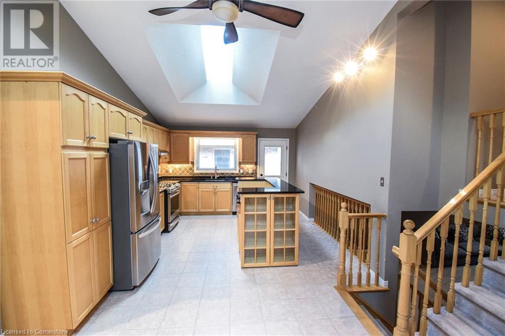 Photo 17 of 67 Lawnhurst Drive, Hamilton ON