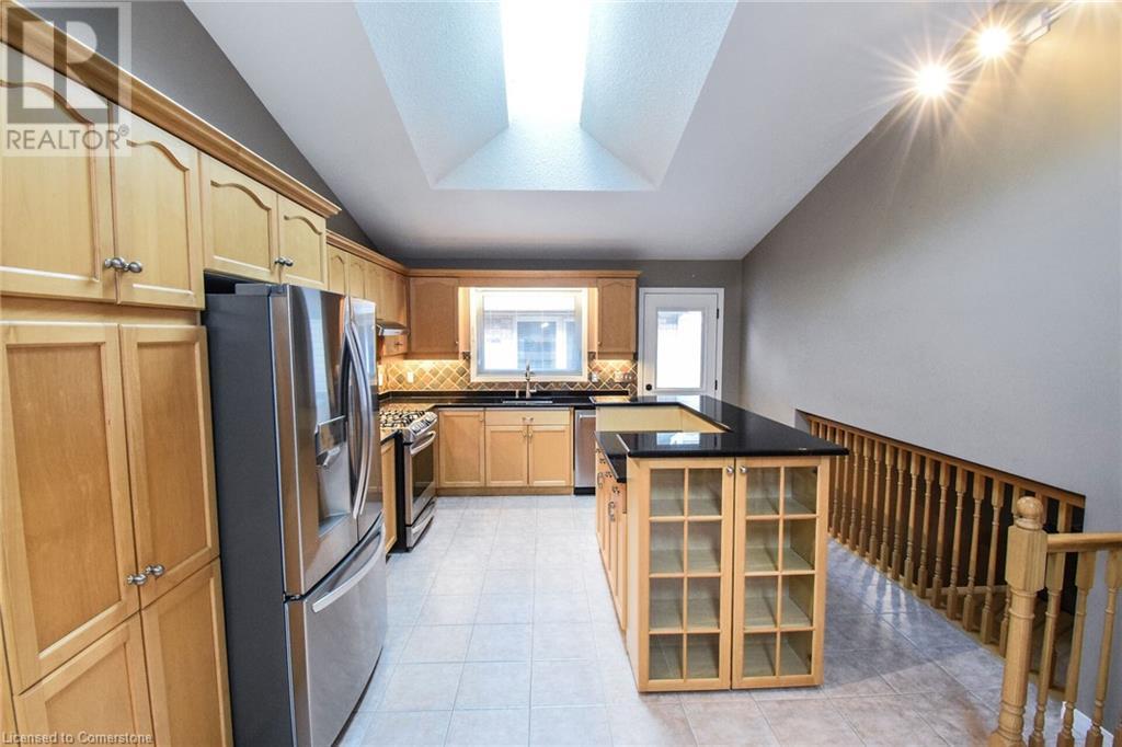 Photo 6 of 67 Lawnhurst Drive, Hamilton ON