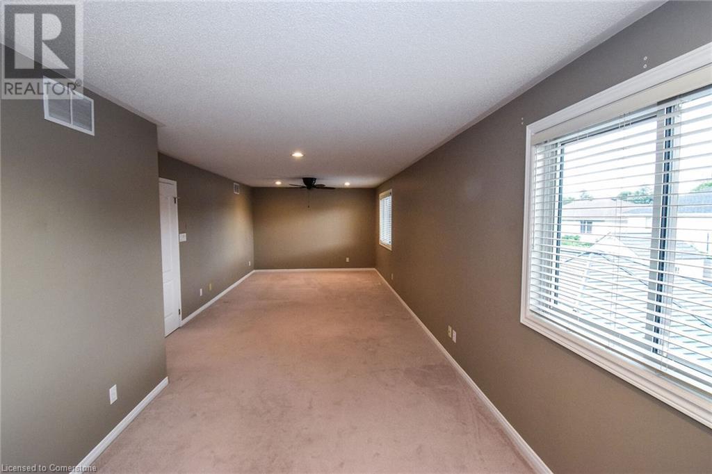 Photo 5 of 67 Lawnhurst Drive, Hamilton ON