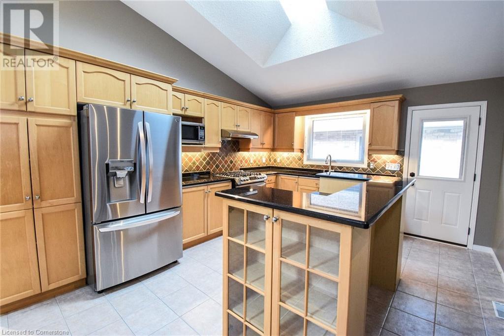 Photo 40 of 67 Lawnhurst Drive, Hamilton ON