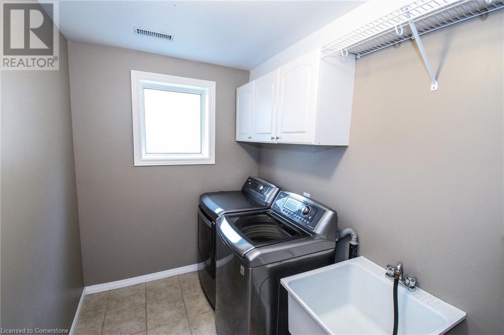 Photo 1 of 67 Lawnhurst Drive, Hamilton ON
