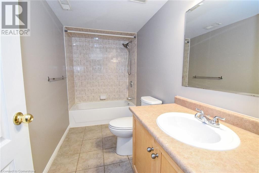 Photo 13 of 67 Lawnhurst Drive, Hamilton ON