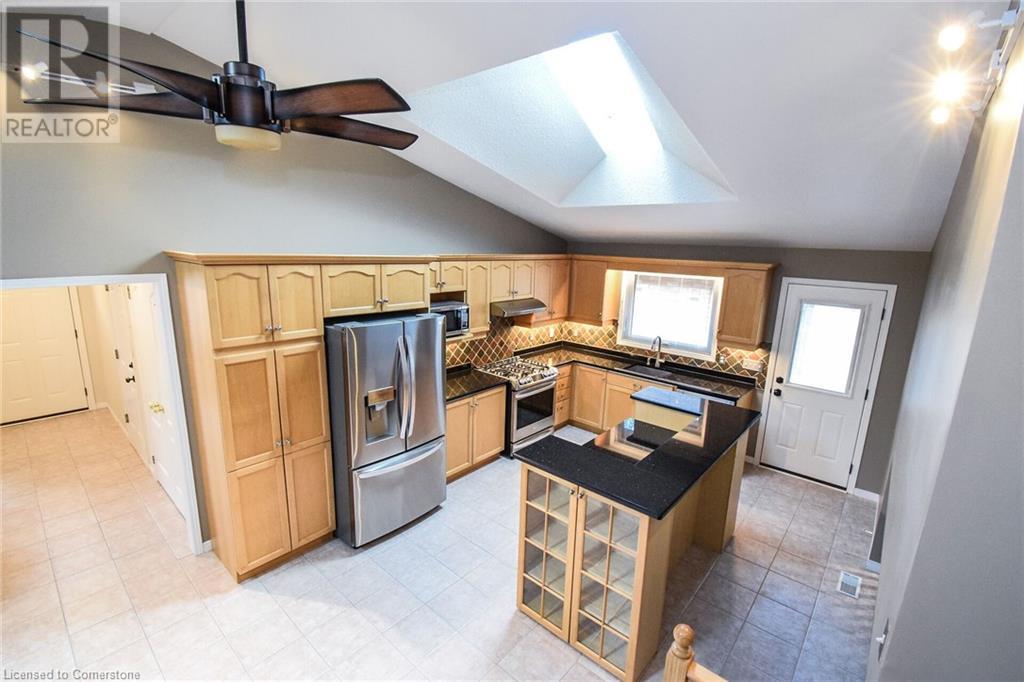 Photo 25 of 67 Lawnhurst Drive, Hamilton ON
