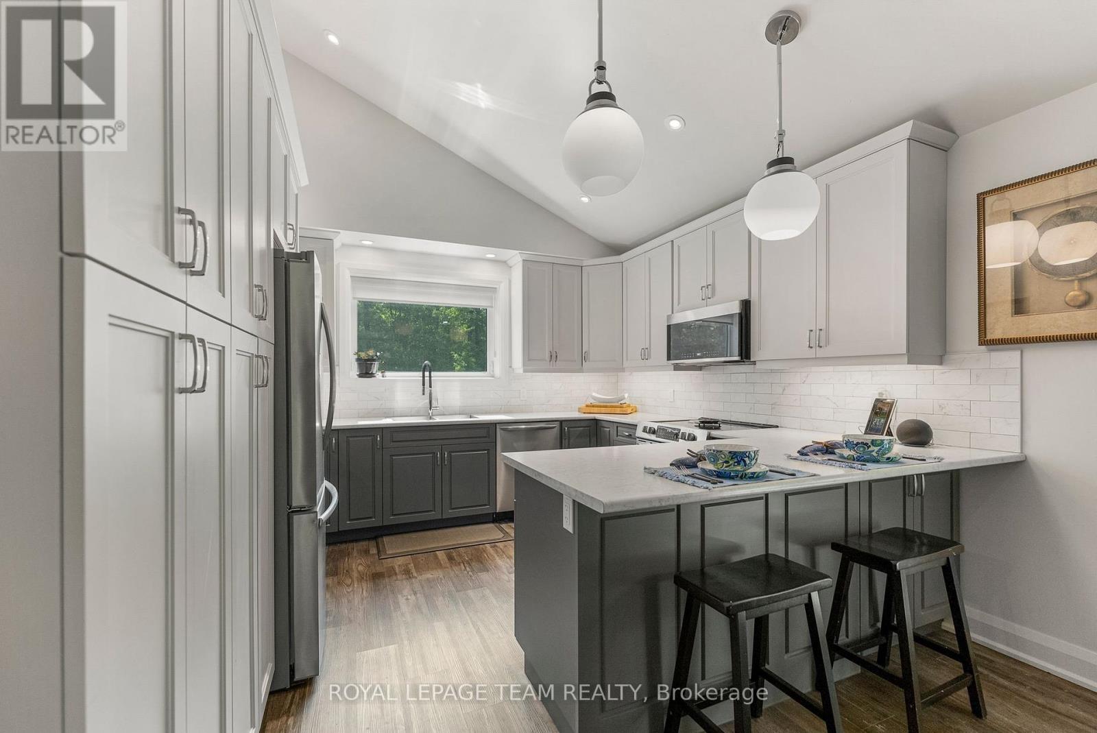 Photo 9 of 554 Poplar Way, Greater Madawaska ON