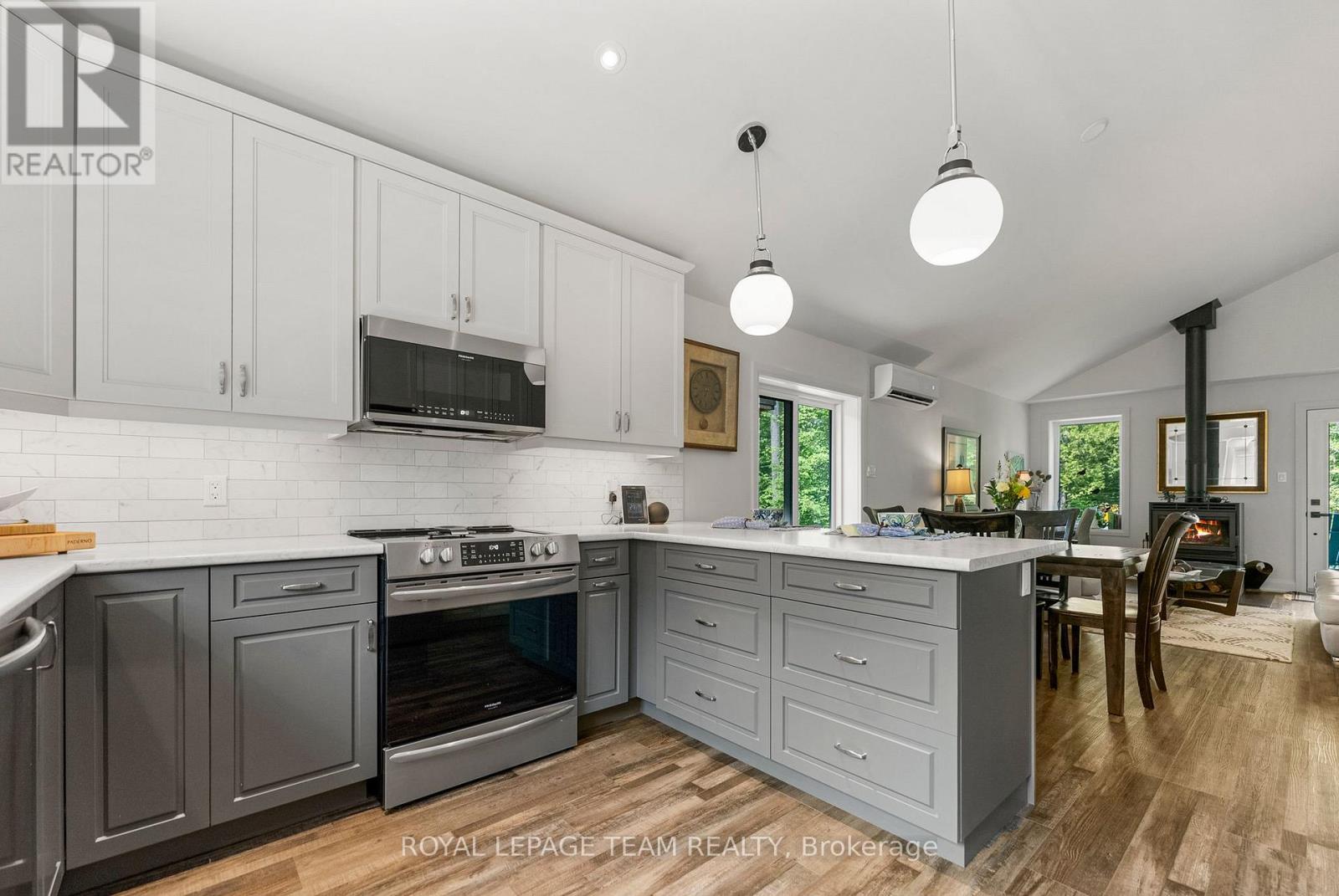 Photo 20 of 554 Poplar Way, Greater Madawaska ON